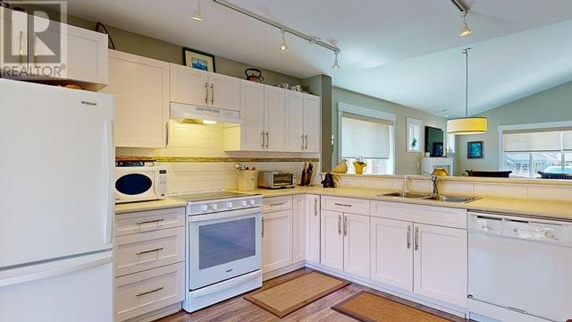 6262 Kevins Road, House detached with 3 bedrooms, 2 bathrooms and 4 parking in Sechelt BC | Image 10