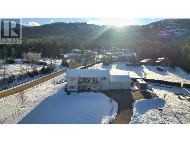 2190 Country Woods Road, House detached with 4 bedrooms, 3 bathrooms and 3 parking in Columbia Shuswap C BC | Image 73