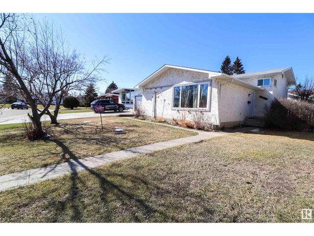9520 150 Av Nw Nw, House detached with 3 bedrooms, 1 bathrooms and null parking in Edmonton AB | Image 1