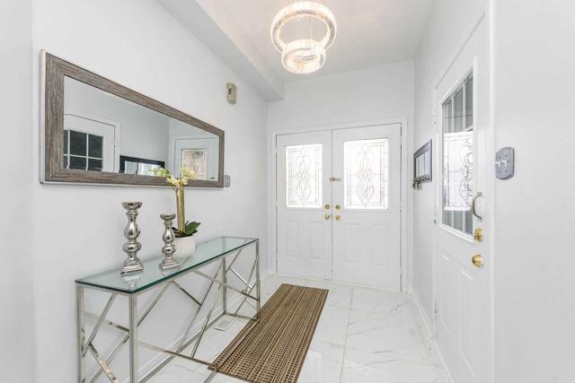 855 Rogerson Rd, House semidetached with 3 bedrooms, 4 bathrooms and 3 parking in Mississauga ON | Image 37