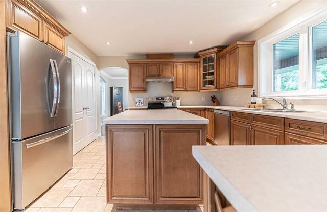 1670 Fiddler's Green Rd, House detached with 4 bedrooms, 3 bathrooms and 10 parking in Hamilton ON | Image 6