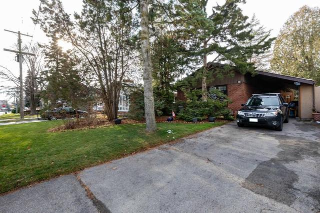 44 Haileybury Dr, House detached with 3 bedrooms, 2 bathrooms and 3 parking in Toronto ON | Image 1