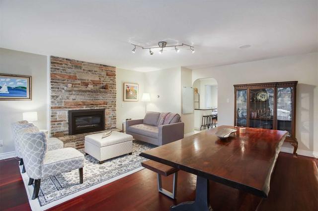 53 Tilden Cres, House detached with 4 bedrooms, 3 bathrooms and 4 parking in Toronto ON | Image 2