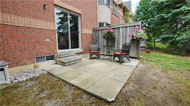 866 Playter Cres, Townhouse with 3 bedrooms, 3 bathrooms and 1 parking in Newmarket ON | Image 18