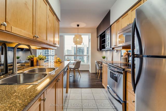 1103 - 70 High Park Ave, Condo with 2 bedrooms, 1 bathrooms and 1 parking in Toronto ON | Image 10