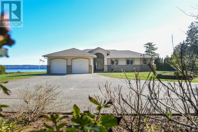 501 Arbutus Bay Rd, House detached with 3 bedrooms, 3 bathrooms and 10 parking in Comox Valley A BC | Image 11
