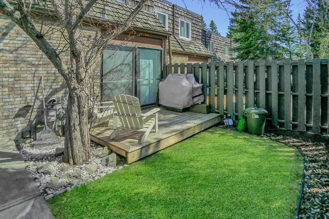 62, - 210 86 Avenue Se, House attached with 2 bedrooms, 1 bathrooms and 1 parking in Calgary AB | Card Image