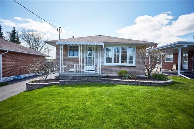 Upper - 357 Garden Crt, House detached with 3 bedrooms, 1 bathrooms and 2 parking in Oshawa ON | Image 1