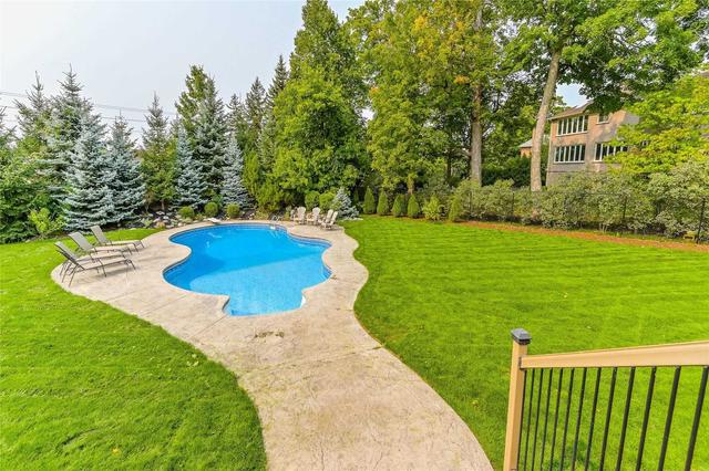 11 Gryphon Pl, House detached with 4 bedrooms, 4 bathrooms and 8 parking in Guelph ON | Image 32