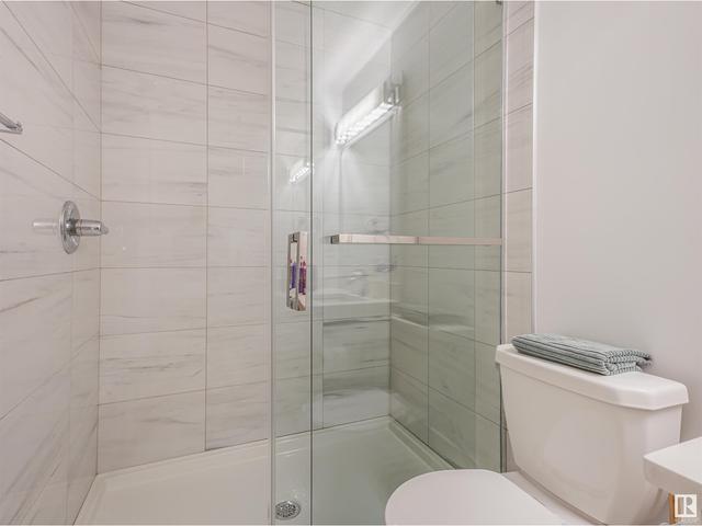 2 - 10426 126 St Nw, House semidetached with 4 bedrooms, 3 bathrooms and null parking in Edmonton AB | Image 28