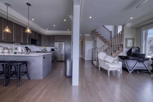 3090 Blackfriar Commons, House attached with 3 bedrooms, 3 bathrooms and 2 parking in Oakville ON | Image 7