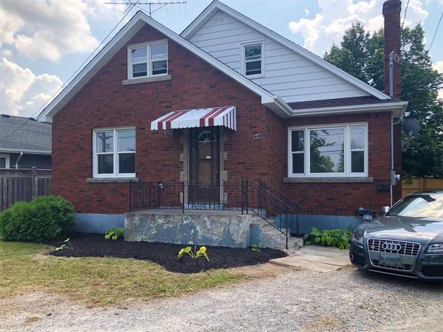 438 Carlton St, House detached with 4 bedrooms, 2 bathrooms and 1 parking in St. Catharines ON | Image 1