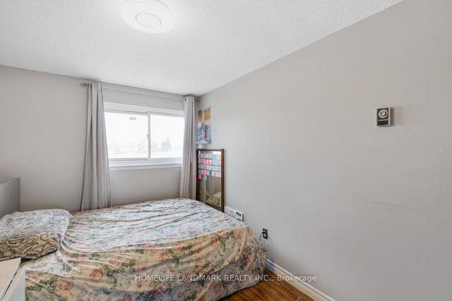 20 Darras Crt E, Townhouse with 3 bedrooms, 2 bathrooms and 2 parking in Brampton ON | Image 14