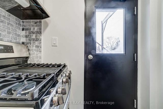032 - 63 Scarlett Rd, House detached with 1 bedrooms, 1 bathrooms and 0 parking in Toronto ON | Image 9
