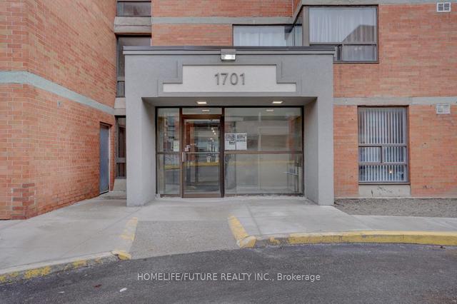 107 - 1701 Mccowan Rd, Condo with 3 bedrooms, 2 bathrooms and 1 parking in Toronto ON | Image 1