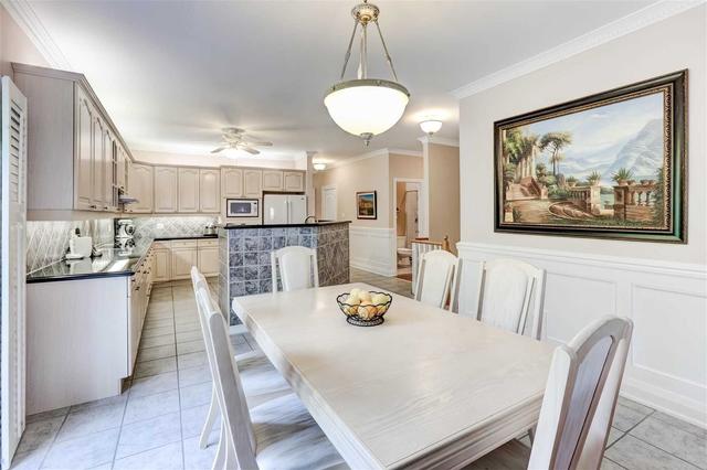24 Queensborough Crt, House detached with 3 bedrooms, 3 bathrooms and 6 parking in Richmond Hill ON | Image 7