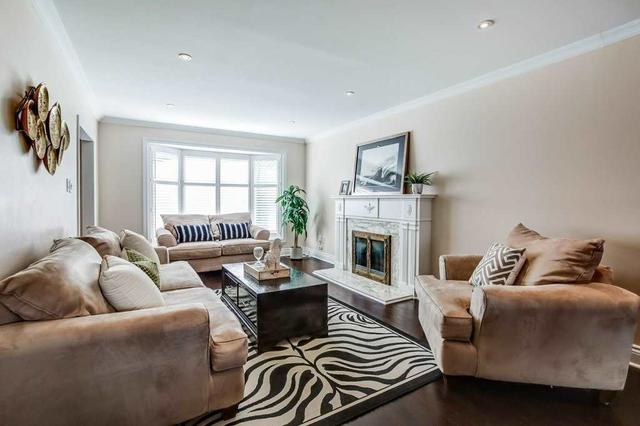27 Shaughnessy Blvd E, House detached with 4 bedrooms, 4 bathrooms and 4 parking in Toronto ON | Image 2