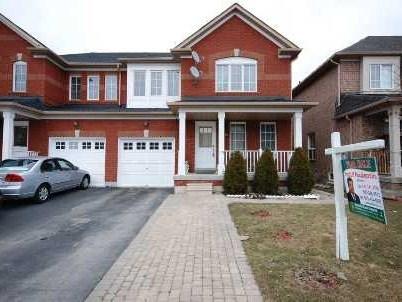 10 Jewel Cres, House semidetached with 3 bedrooms, 4 bathrooms and 3 parking in Brampton ON | Image 1
