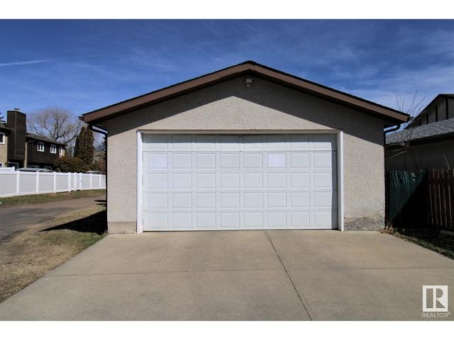 3021 139 Av Nw, House semidetached with 4 bedrooms, 2 bathrooms and null parking in Edmonton AB | Image 5
