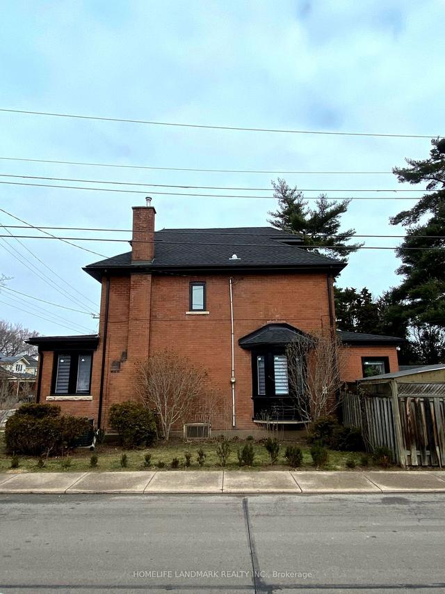 153 Rosslyn Ave S, House detached with 5 bedrooms, 2 bathrooms and 4 parking in Hamilton ON | Image 28
