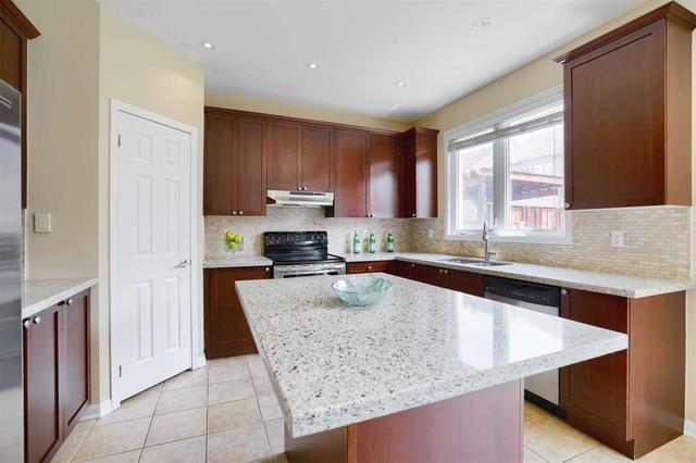 306 Silver Crt, House detached with 4 bedrooms, 4 bathrooms and 6 parking in Milton ON | Image 9