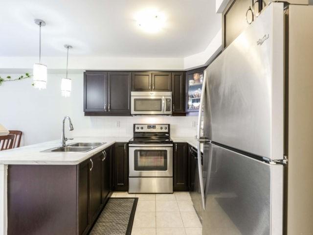 1625 Leblanc Crt, House attached with 3 bedrooms, 3 bathrooms and 2 parking in Milton ON | Image 11
