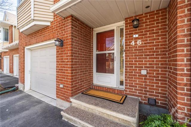 46 Oakhaven Private, Townhouse with 3 bedrooms, 3 bathrooms and 2 parking in Ottawa ON | Image 2