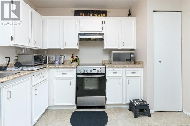 401 - 3240 Glasgow Ave, Condo with 1 bedrooms, 1 bathrooms and 1 parking in Saanich BC | Image 10