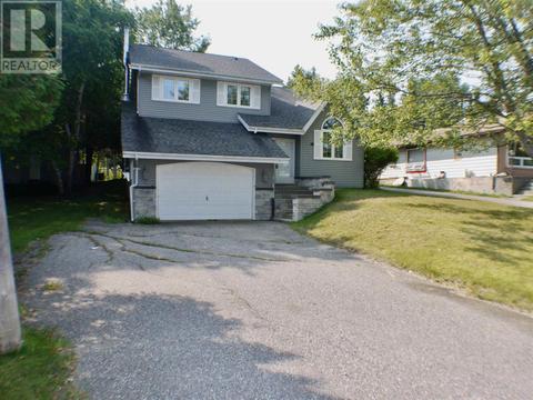 28 Ingall Dr, Dryden, ON, P8N3B7 | Card Image