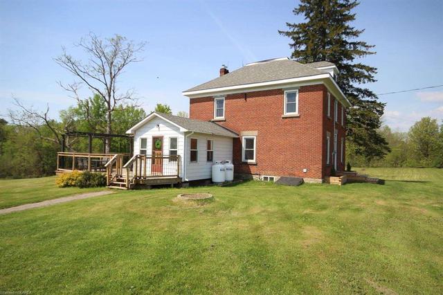 176 Centreville Road, House detached with 3 bedrooms, 1 bathrooms and null parking in South Frontenac ON | Image 3