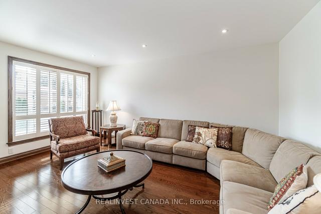 95 Hallsport Cres, House detached with 5 bedrooms, 5 bathrooms and 6 parking in Toronto ON | Image 5