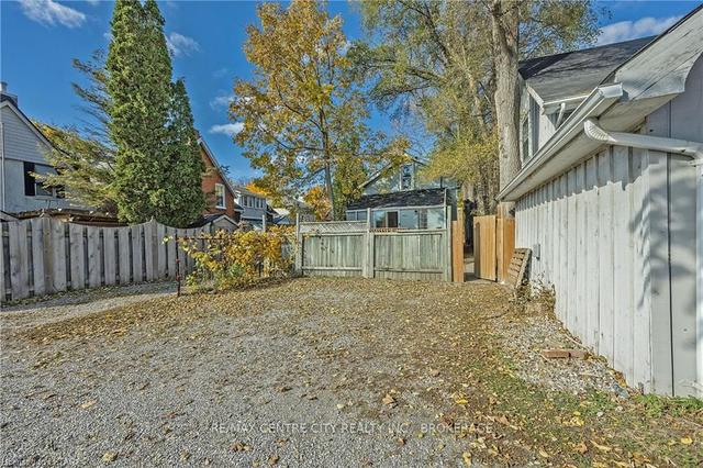 183 Sydenham St, House detached with 3 bedrooms, 3 bathrooms and 2 parking in London ON | Image 13