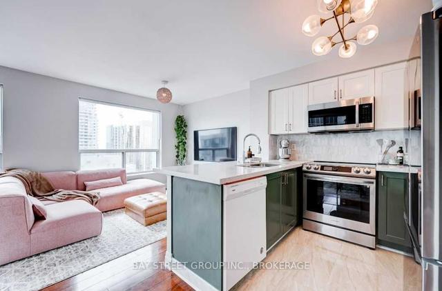 2403 - 21 Hillcrest Ave, Condo with 1 bedrooms, 1 bathrooms and 1 parking in Toronto ON | Image 39