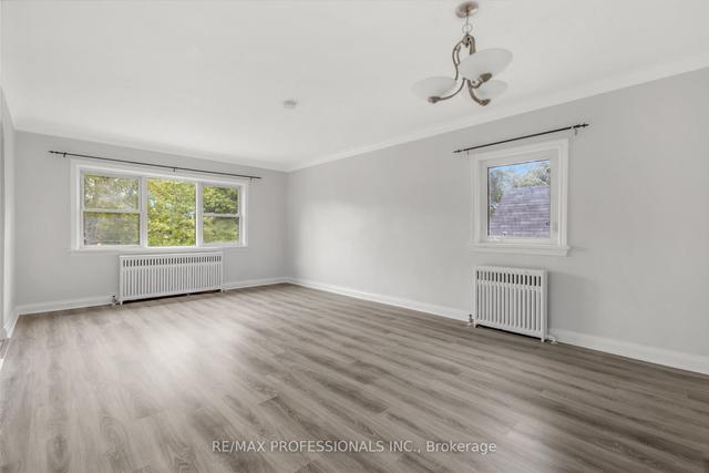 26 Thirty First St, House detached with 4 bedrooms, 3 bathrooms and 7 parking in Toronto ON | Image 39