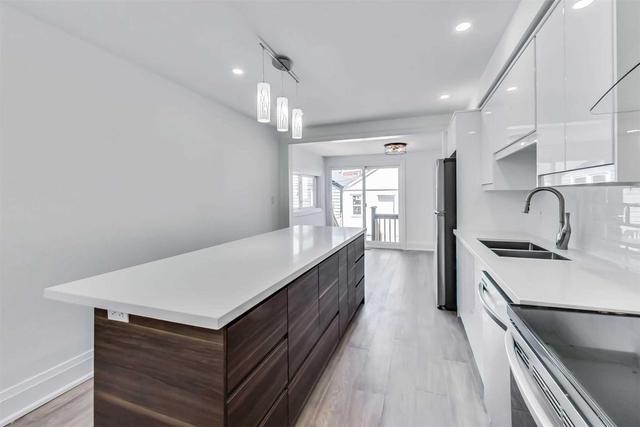 245 Palmerston Ave, House semidetached with 6 bedrooms, 3 bathrooms and 2 parking in Toronto ON | Image 36