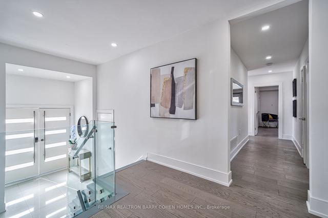 29 Artinger Crt, House detached with 3 bedrooms, 3 bathrooms and 8 parking in Toronto ON | Image 17