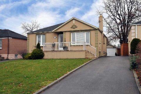242 Richard Clark Dr, House detached with 3 bedrooms, 2 bathrooms and 4 parking in Toronto ON | Image 1