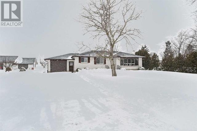 1069 Line 1 Rd, House detached with 3 bedrooms, 2 bathrooms and 5 parking in Niagara on the Lake ON | Image 38