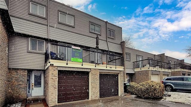 unit 2 - 2315 Bromsgrove Rd, Townhouse with 3 bedrooms, 2 bathrooms and 2 parking in Mississauga ON | Image 1