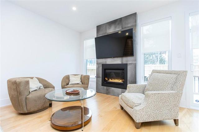 403 Berkley Avenue, Home with 3 bedrooms, 4 bathrooms and 3 parking in Ottawa ON | Image 14