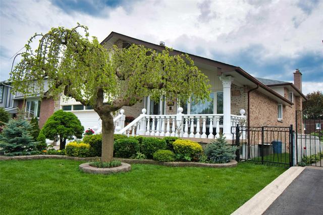 765 Mississauga Valley Blvd, House detached with 4 bedrooms, 4 bathrooms and 6 parking in Mississauga ON | Image 2