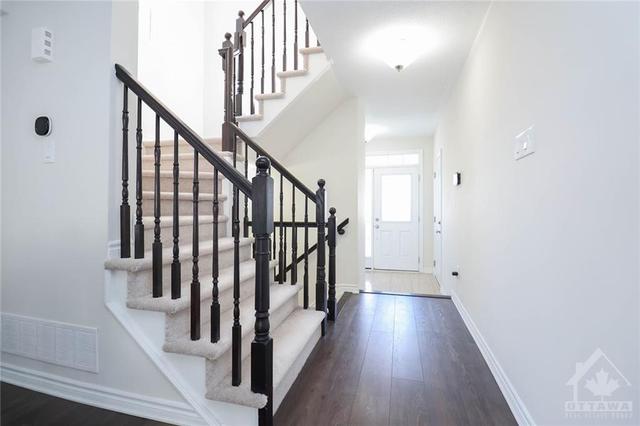 445 Riverboat Heights, Townhouse with 3 bedrooms, 3 bathrooms and 2 parking in Ottawa ON | Image 5