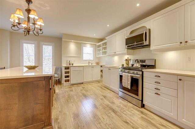 89 Brant St, House attached with 2 bedrooms, 4 bathrooms and 4 parking in Oakville ON | Image 38