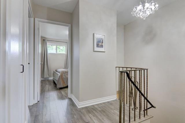 809 Military Tr, Townhouse with 3 bedrooms, 3 bathrooms and 1 parking in Toronto ON | Image 6