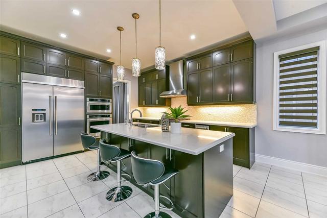 39 Gordon Randle Dr, House detached with 5 bedrooms, 4 bathrooms and 10 parking in Brampton ON | Image 6
