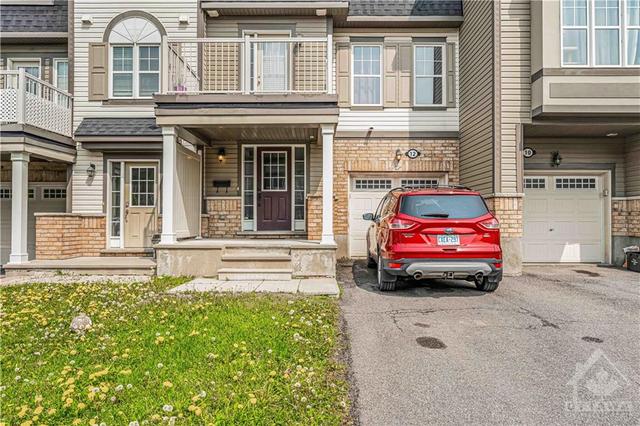 12 Streambank Street, Townhouse with 2 bedrooms, 2 bathrooms and 3 parking in Ottawa ON | Image 2