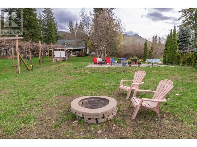 841 Foothill Road Sw, House detached with 3 bedrooms, 2 bathrooms and 2 parking in Salmon Arm BC | Image 32