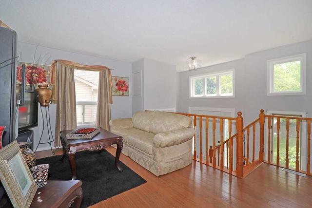 66 Fenwick Ave, House semidetached with 1 bedrooms, 2 bathrooms and 3 parking in Clarington ON | Image 27