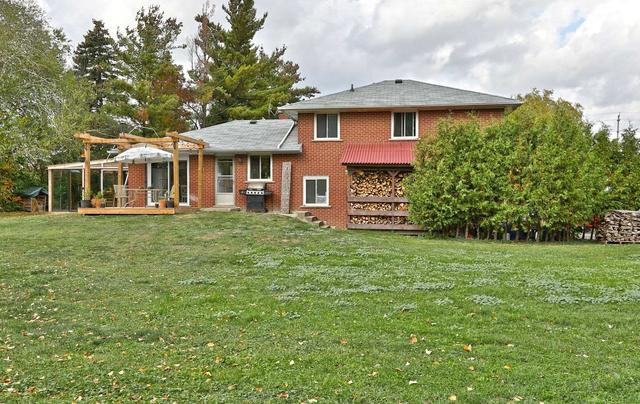 8750 Mansewood Tr, House detached with 3 bedrooms, 2 bathrooms and 8 parking in Milton ON | Image 18