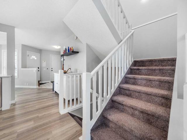 33 Silvergrove Close Nw, Home with 3 bedrooms, 2 bathrooms and 1 parking in Calgary AB | Image 14